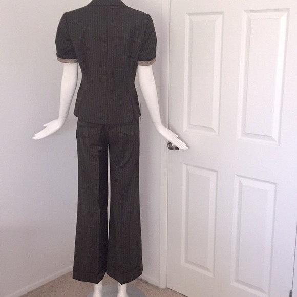Bcbg maxazria brown pinstripe short sleeve jacket, wide leg pants set - Picture 6 of 15